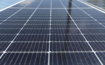 Se desarrollaron e instalaron tres microrredes de paneles solares en la UPIEM
