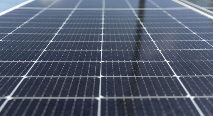 Se desarrollaron e instalaron tres microrredes de paneles solares en la UPIEM